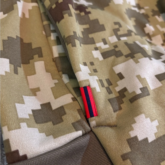 Men’s Nike New England Patriots On Field Camo Sweatshirt with Pockets Size Small - Picture 7 of 9